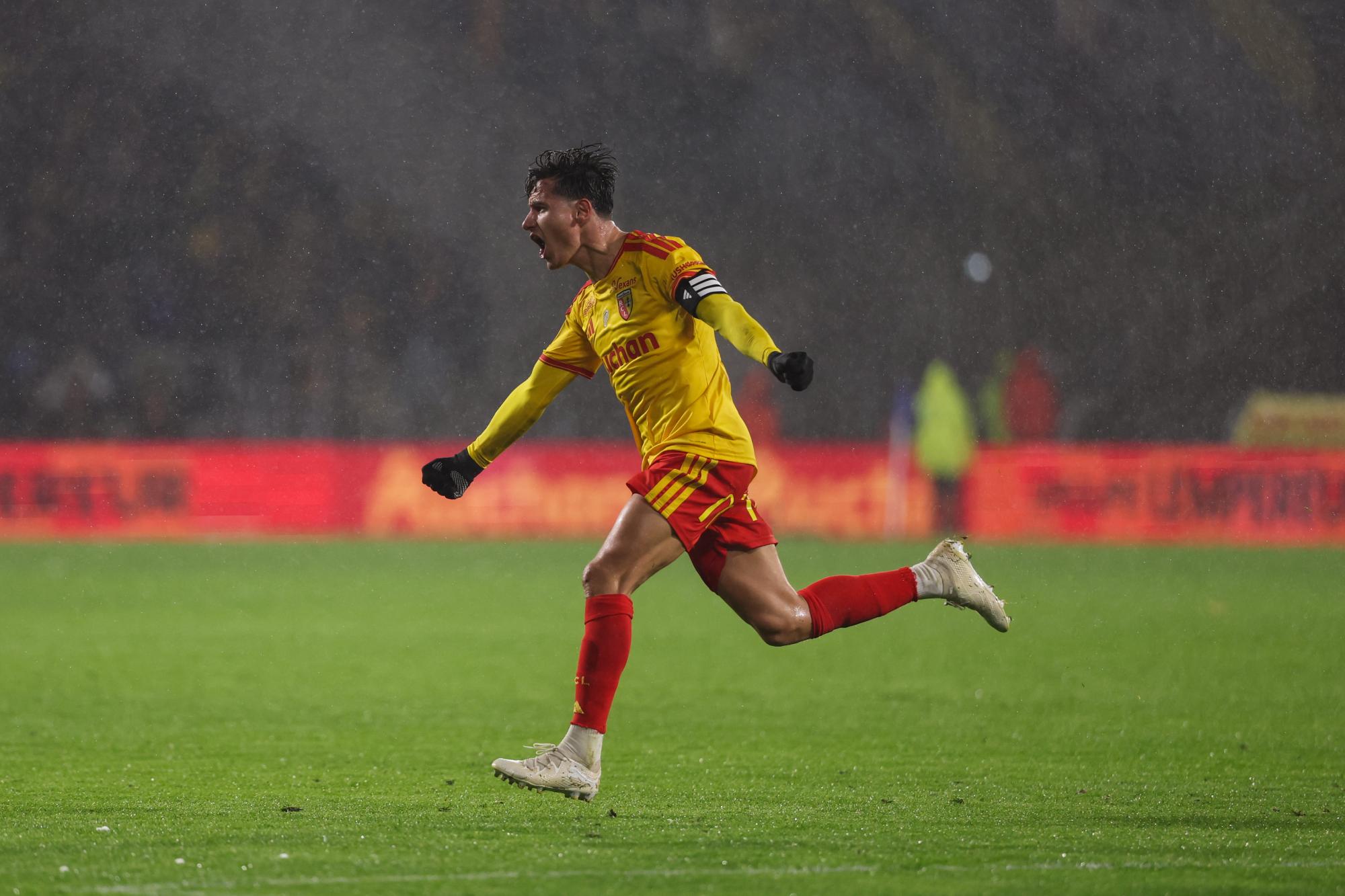 Florian Thauvin, héros de la victoire de Lens contre le Paris FC : «/Ce but-là, je vais le chercher avec la rage/»