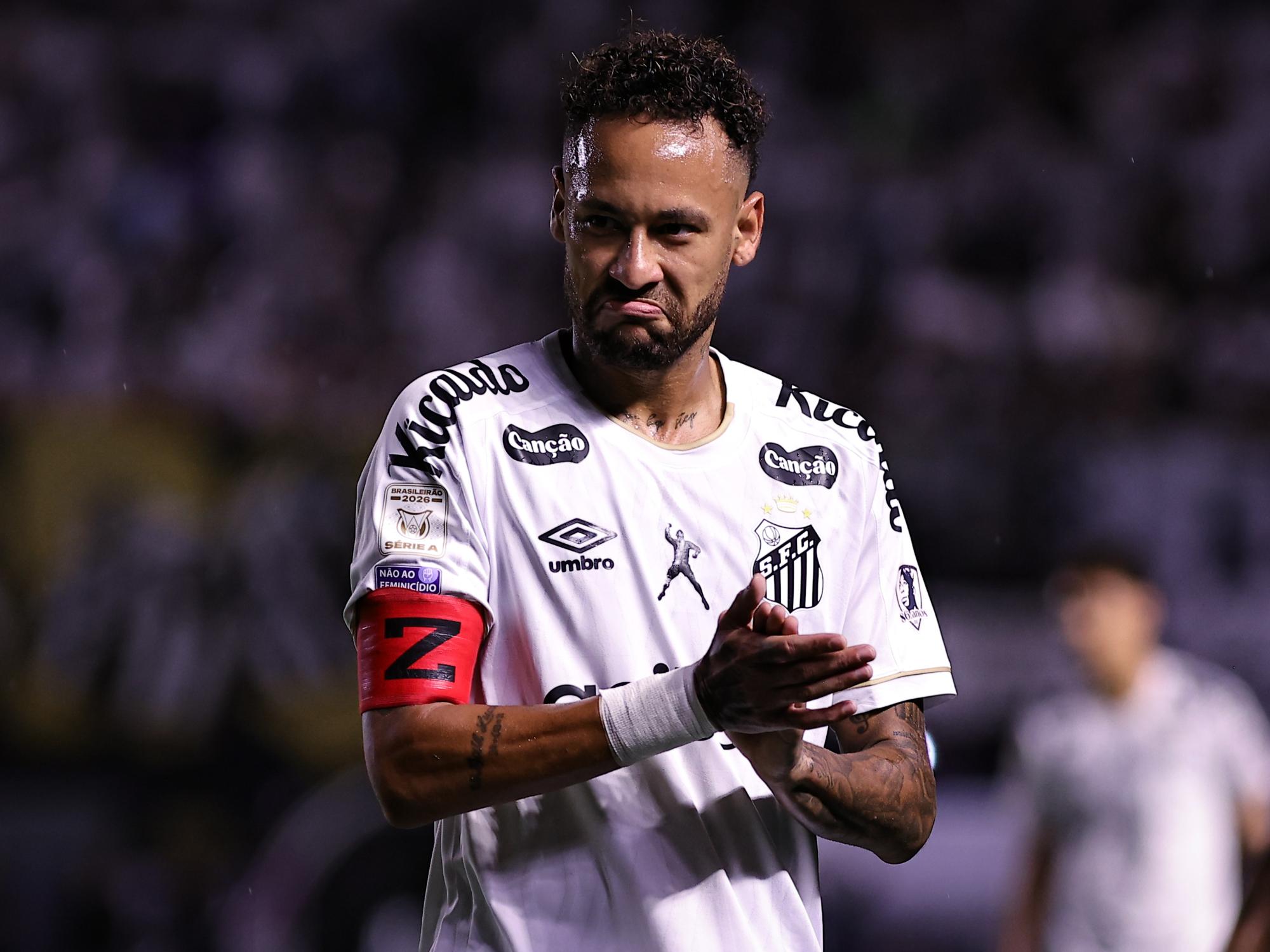 Serie A brésilienne : Mauvais geste, main devant la bouche, carton rouge, tentative de bagarre... Neymar s'est de nouveau ridiculisé face à Bahia