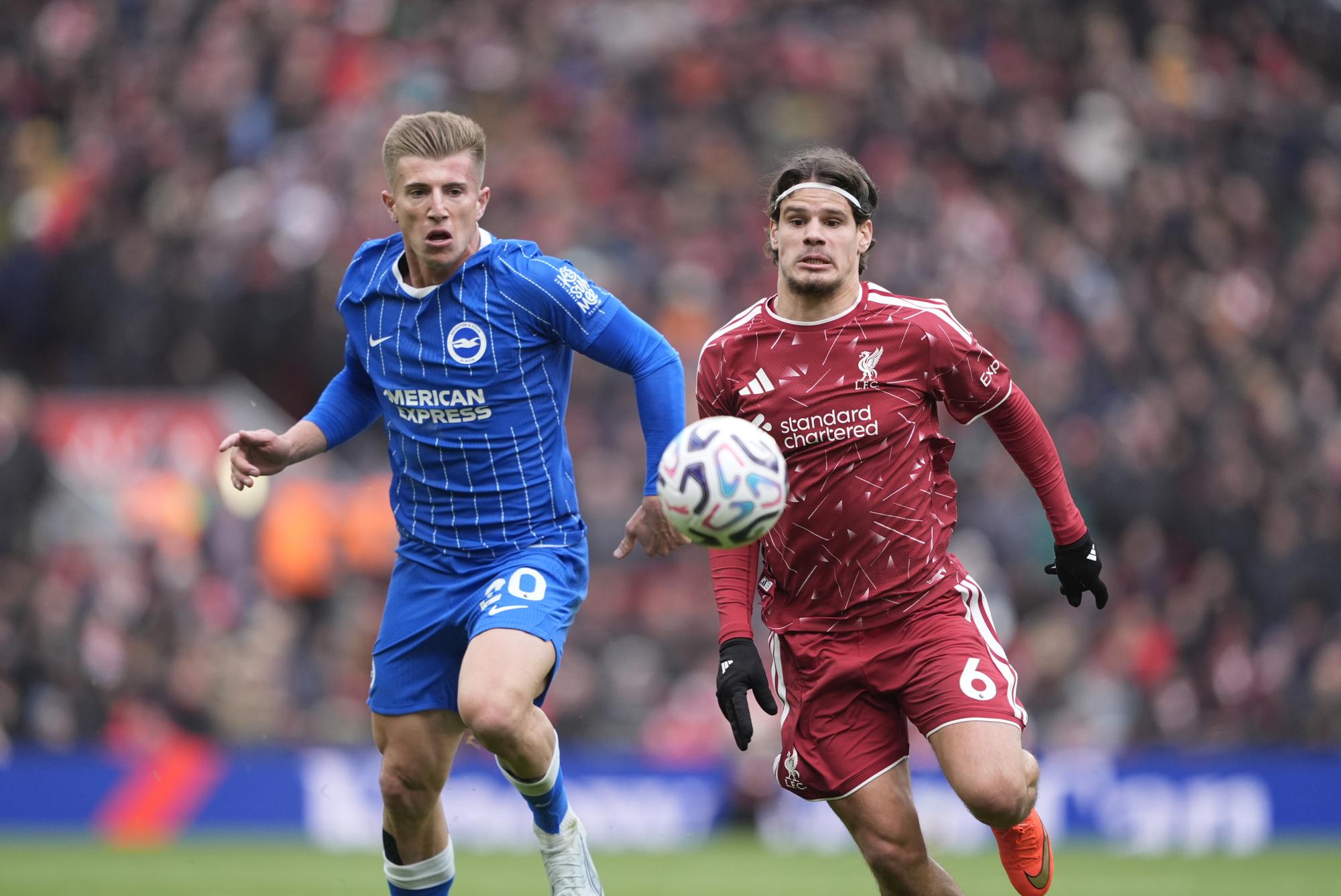 Premier League : Liverpool enchaîne, United sombre