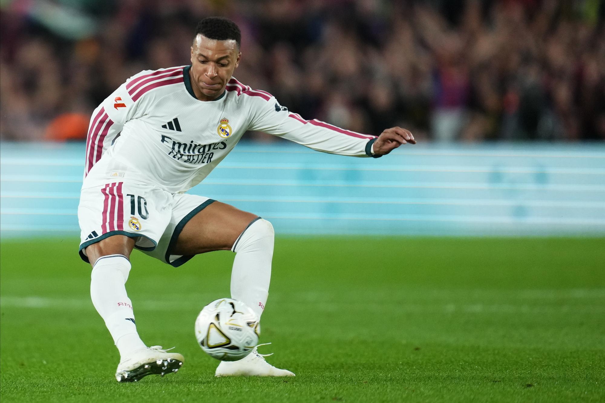 Barcelone-Real Madrid : La presse espagnole dithyrambique avec Mourinho et Mbappé après le succès madrilène dans le Clasico
