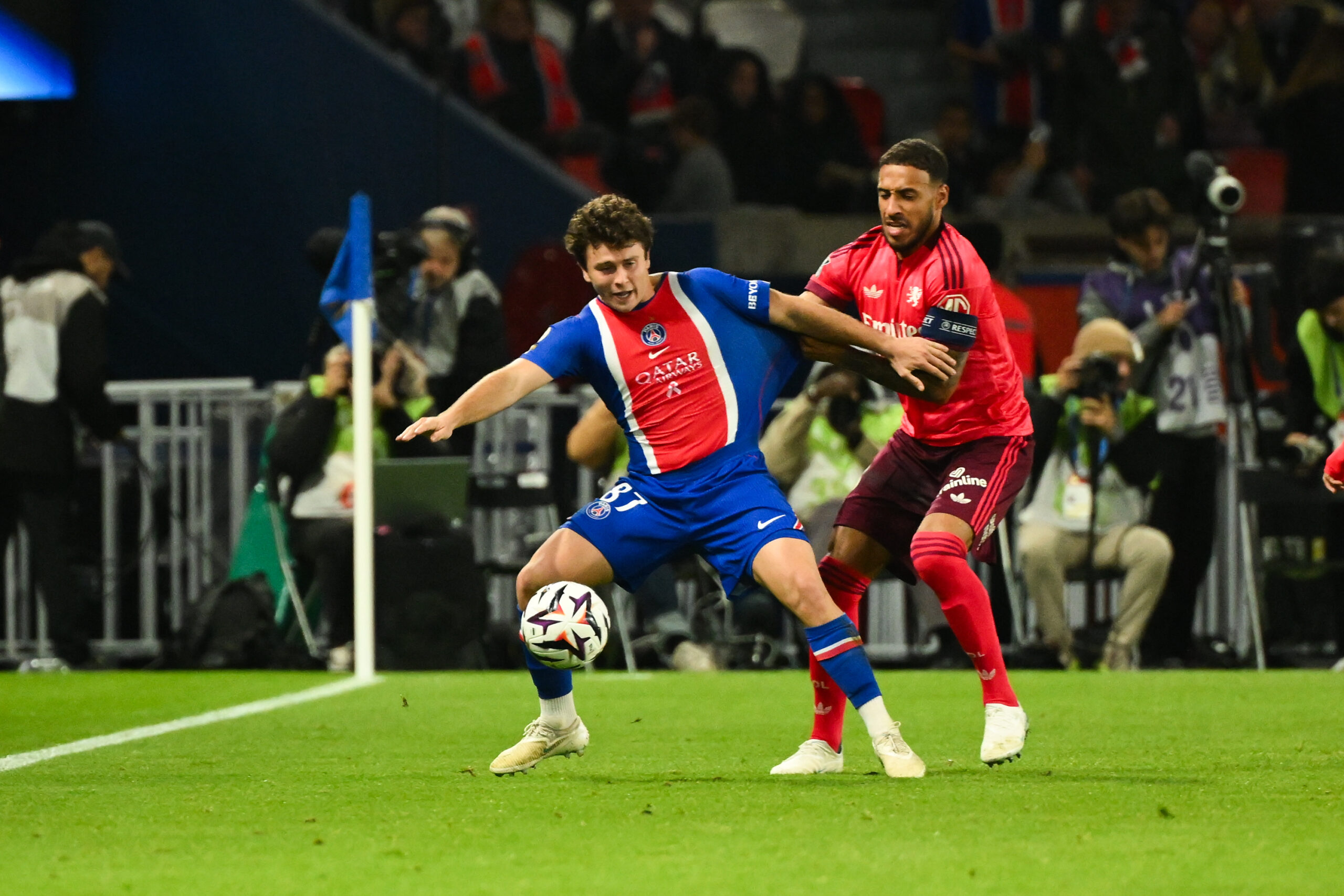 Ligue 1 : face au PSG, l'OL a-t-il vraiment mieux joué que le Barça et Manchester City ?