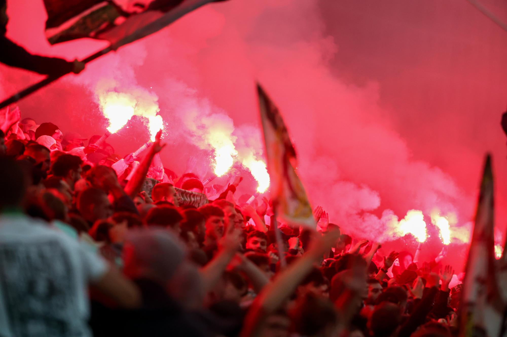 ASSE : une enquête interne ouverte après le craquage de fumigènes face à Nantes
