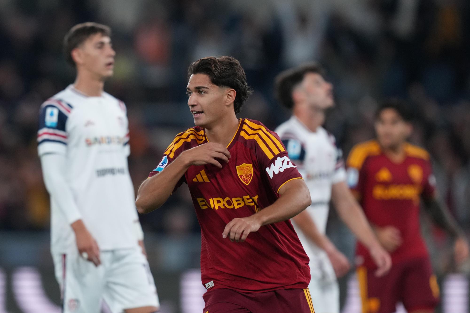 Serie A : vainqueurs de Cagliari et du Torino, la Roma et Côme mettent la pression sur l'Inter