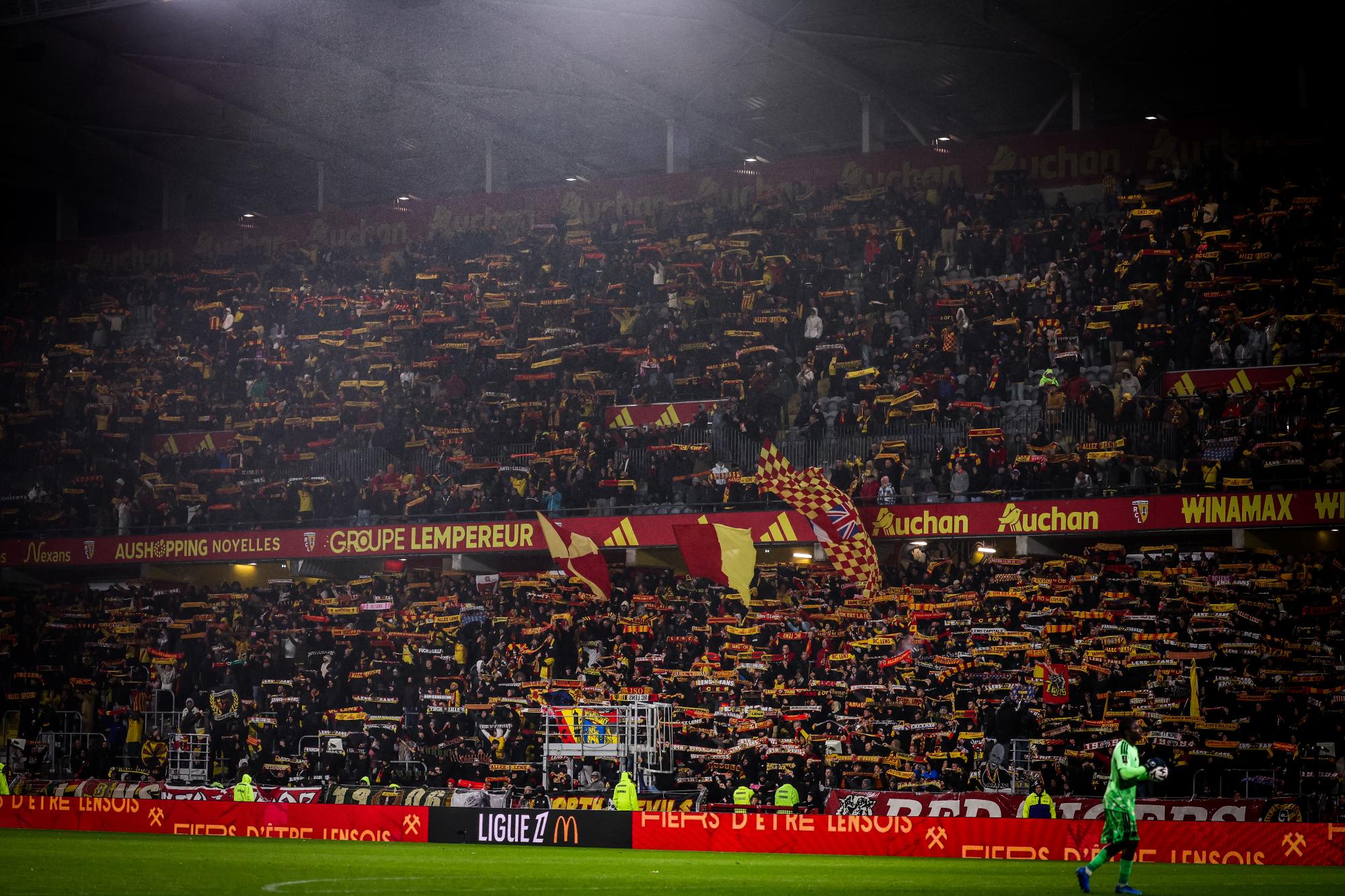 Ligue 1 : le RC Lens ferme le parcage visiteur pour le derby du Nord face à Lille vendredi, après les incidents à Bruges