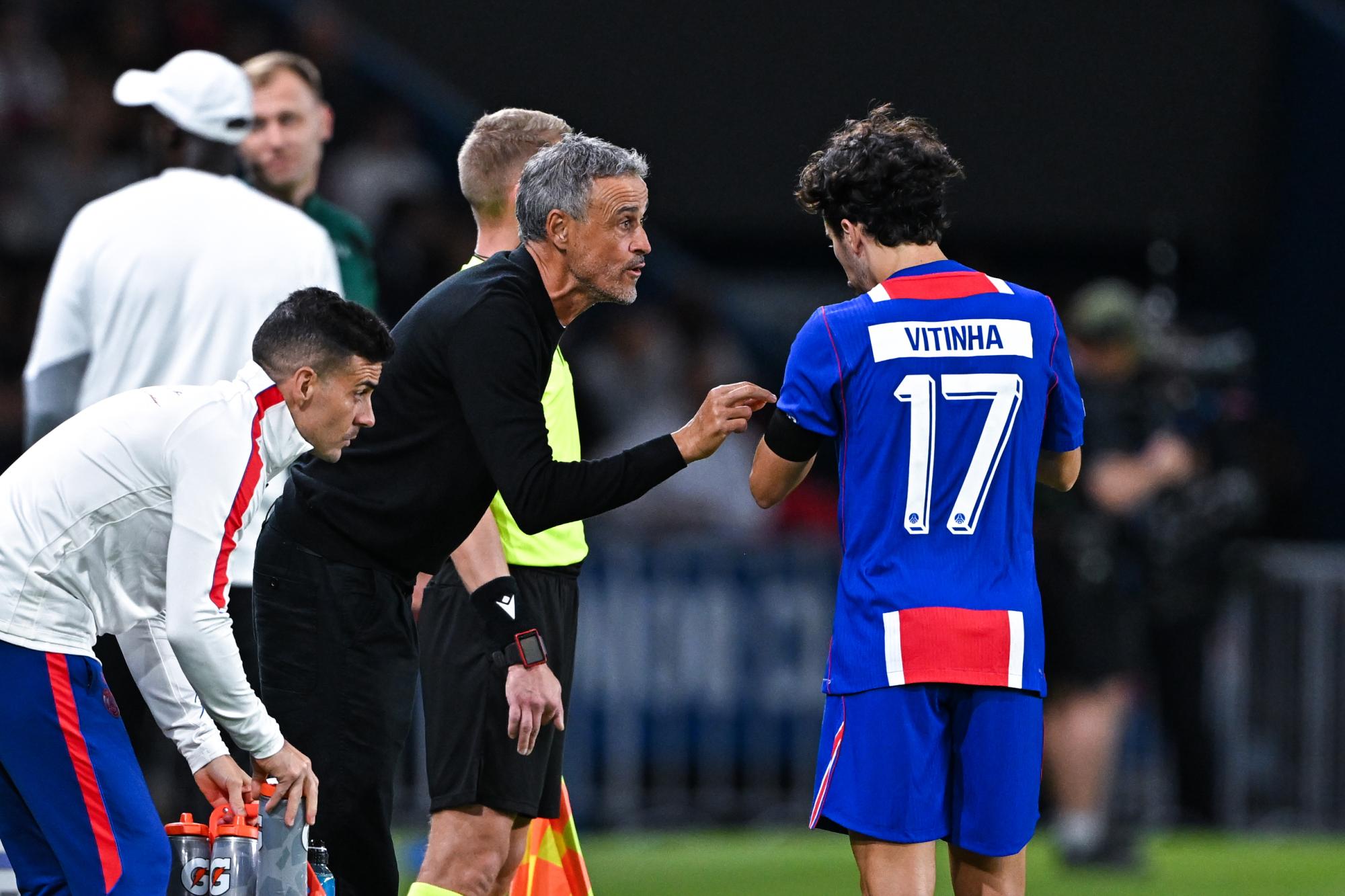 PSG : Luis Enrique se fout du Ballon d'or, mais il n'est pas content du classement de Vitinha