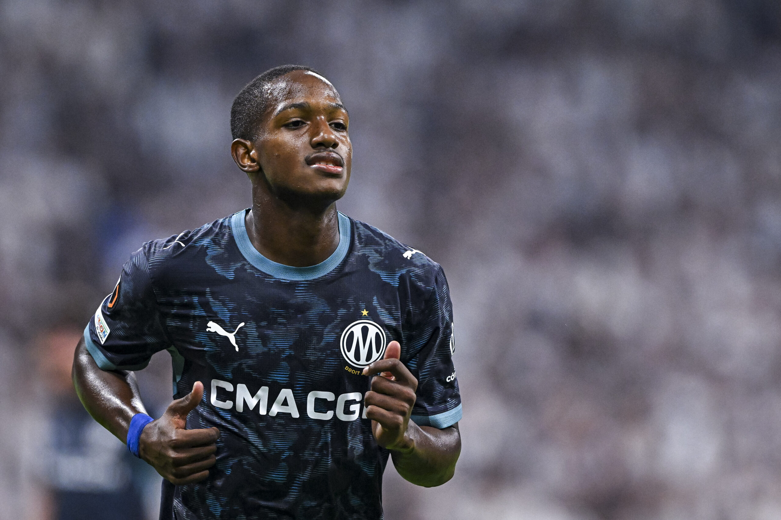 Retourner en réserve comme Keyliane Abdallah à l'OM : un tremplin pour rebondir ou un renvoi en enfer ?