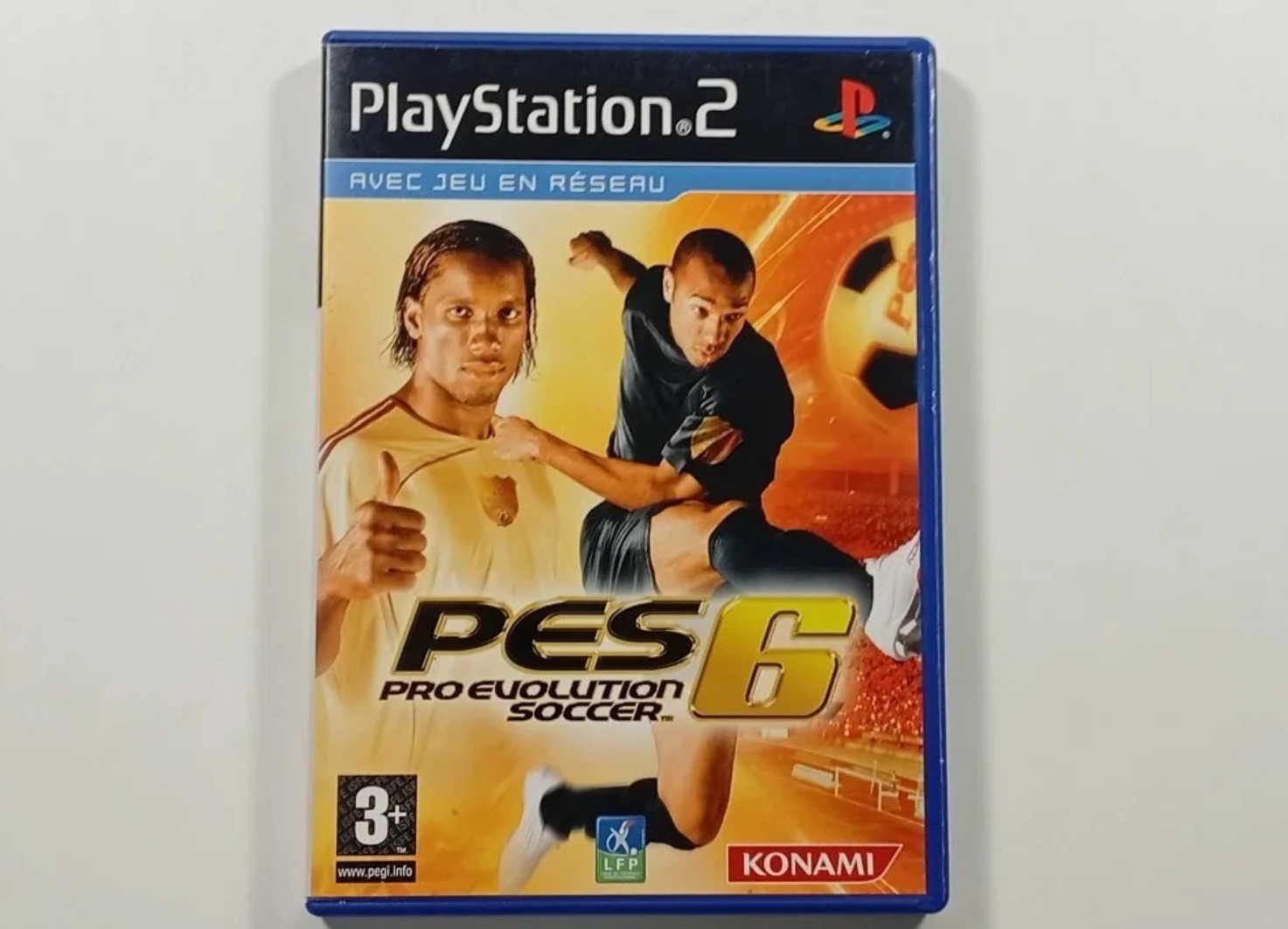 PES 6 a 20 ans : voici les plus beaux maillots du jeu